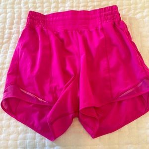 Lululemon Hotty Hots High Rise 4 inch Size 4 Sonic Pink